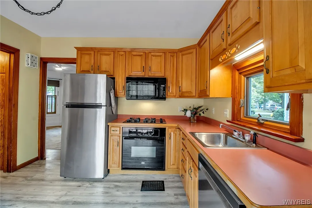 413 Pine Street, Lockport City, New York 14094, Lockport City, New York 14094, 4 Bedrooms Bedrooms, 9 Rooms Rooms,1 BathroomBathrooms,Residential,For Sale,413 Pine Street, Lockport City, New York 14094,0,B1643741