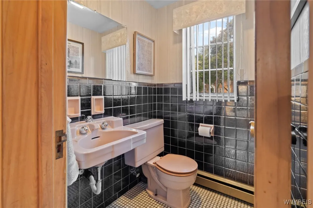 56 Hallam Road, Buffalo, New York 14216, Buffalo, New York 14216, 4 Bedrooms Bedrooms, 10 Rooms Rooms,3 BathroomsBathrooms,Residential,For Sale,56 Hallam Road, Buffalo, New York 14216,0,B1643887