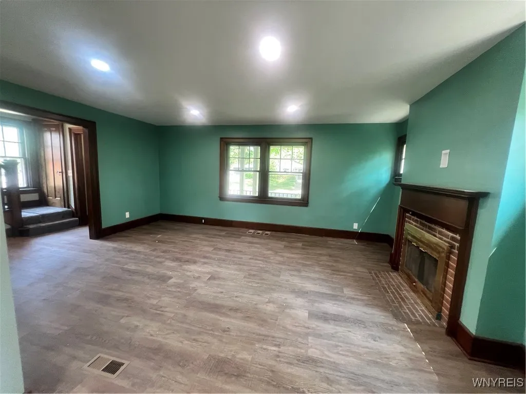 909 James Avenue, Niagara Falls, New York 14305, Niagara Falls, New York 14305, 4 Bedrooms Bedrooms, 7 Rooms Rooms,1 BathroomBathrooms,Residential Lease,For Rent,909 James Avenue, Niagara Falls, New York 14305,0,B1645082