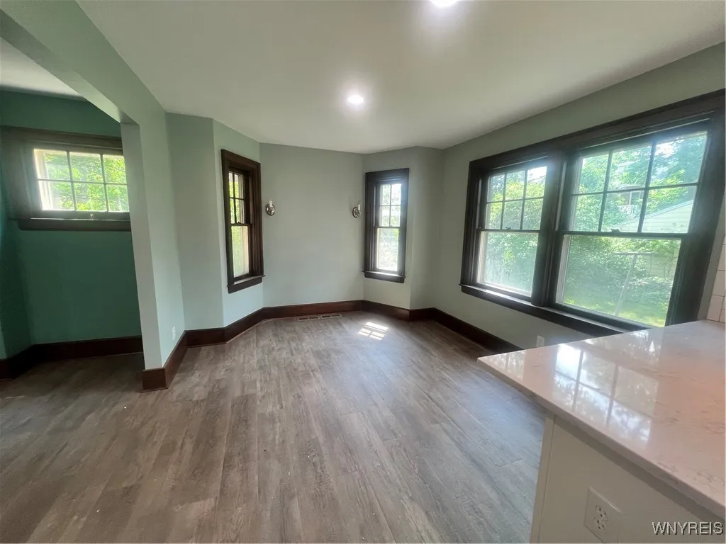 909 James Avenue, Niagara Falls, New York 14305, Niagara Falls, New York 14305, 4 Bedrooms Bedrooms, 7 Rooms Rooms,1 BathroomBathrooms,Residential Lease,For Rent,909 James Avenue, Niagara Falls, New York 14305,0,B1645082