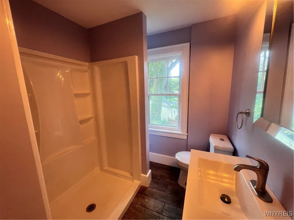 909 James Avenue, Niagara Falls, New York 14305, Niagara Falls, New York 14305, 4 Bedrooms Bedrooms, 7 Rooms Rooms,1 BathroomBathrooms,Residential Lease,For Rent,909 James Avenue, Niagara Falls, New York 14305,0,B1645082