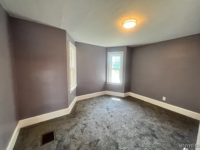 909 James Avenue, Niagara Falls, New York 14305, Niagara Falls, New York 14305, 4 Bedrooms Bedrooms, 7 Rooms Rooms,1 BathroomBathrooms,Residential Lease,For Rent,909 James Avenue, Niagara Falls, New York 14305,0,B1645082