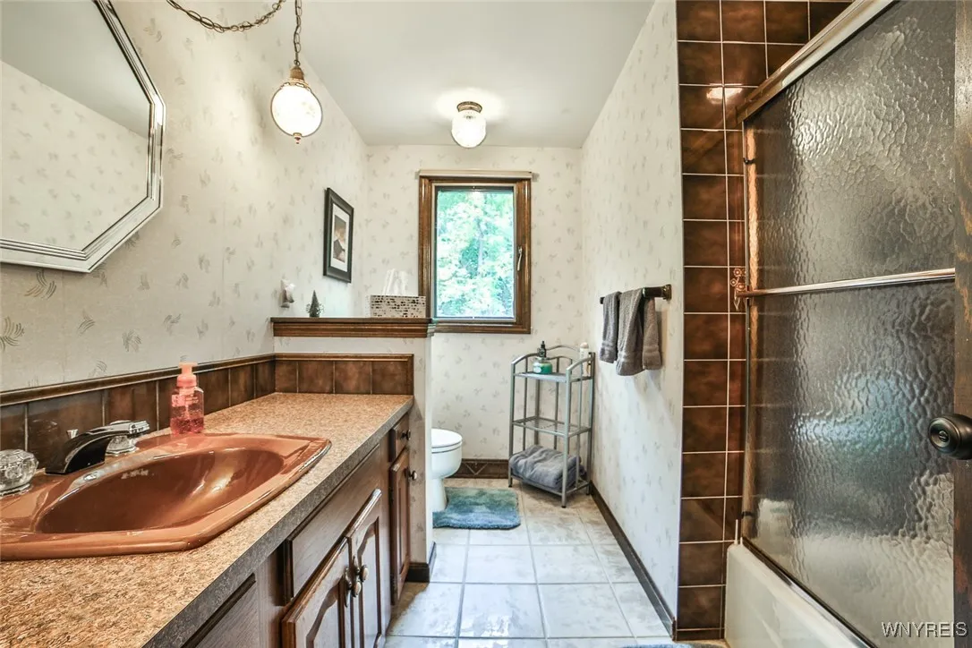 8205 Clarherst Drive, Clarence, New York 14051, Clarence, New York 14051, 4 Bedrooms Bedrooms, 9 Rooms Rooms,2 BathroomsBathrooms,Residential,For Sale,8205 Clarherst Drive, Clarence, New York 14051,0,B1640077