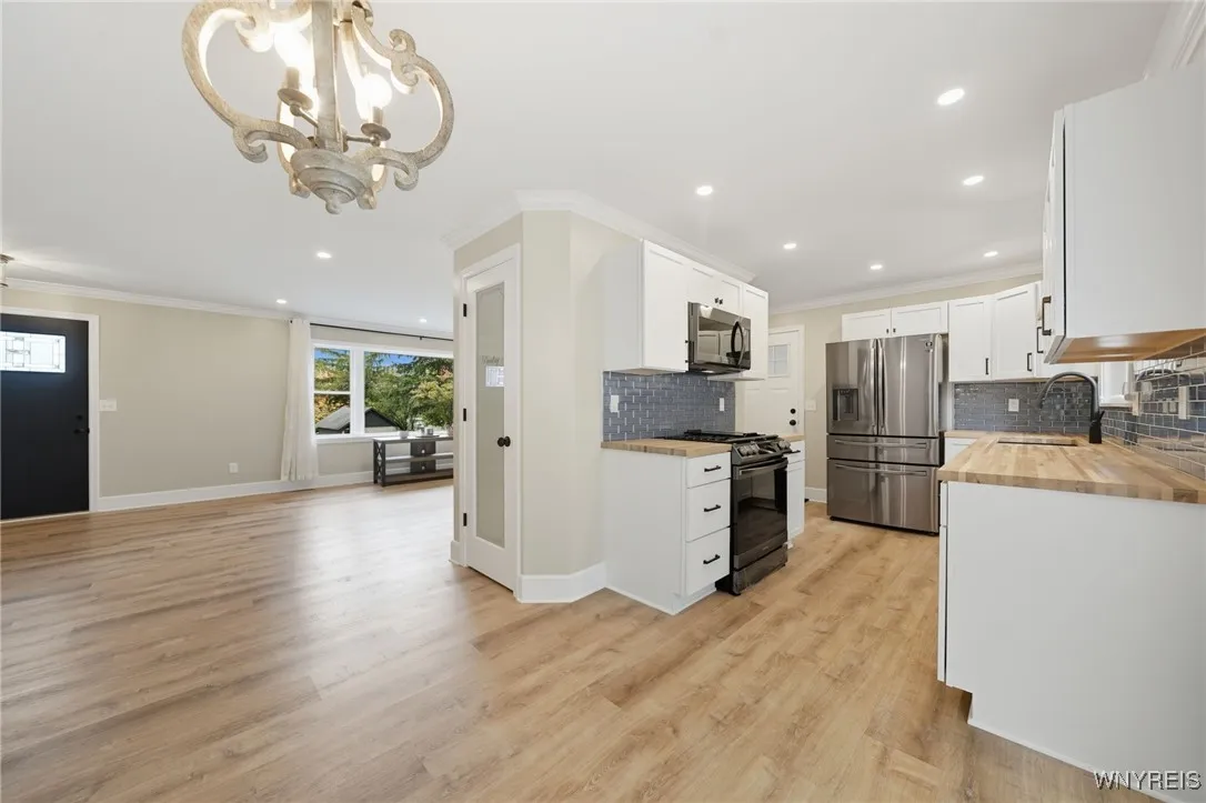 6305 Milestrip Road, Orchard Park, New York 14127, Orchard Park, New York 14127, 2 Bedrooms Bedrooms, 5 Rooms Rooms,1 BathroomBathrooms,Residential,For Sale,6305 Milestrip Road, Orchard Park, New York 14127,0,B1644467