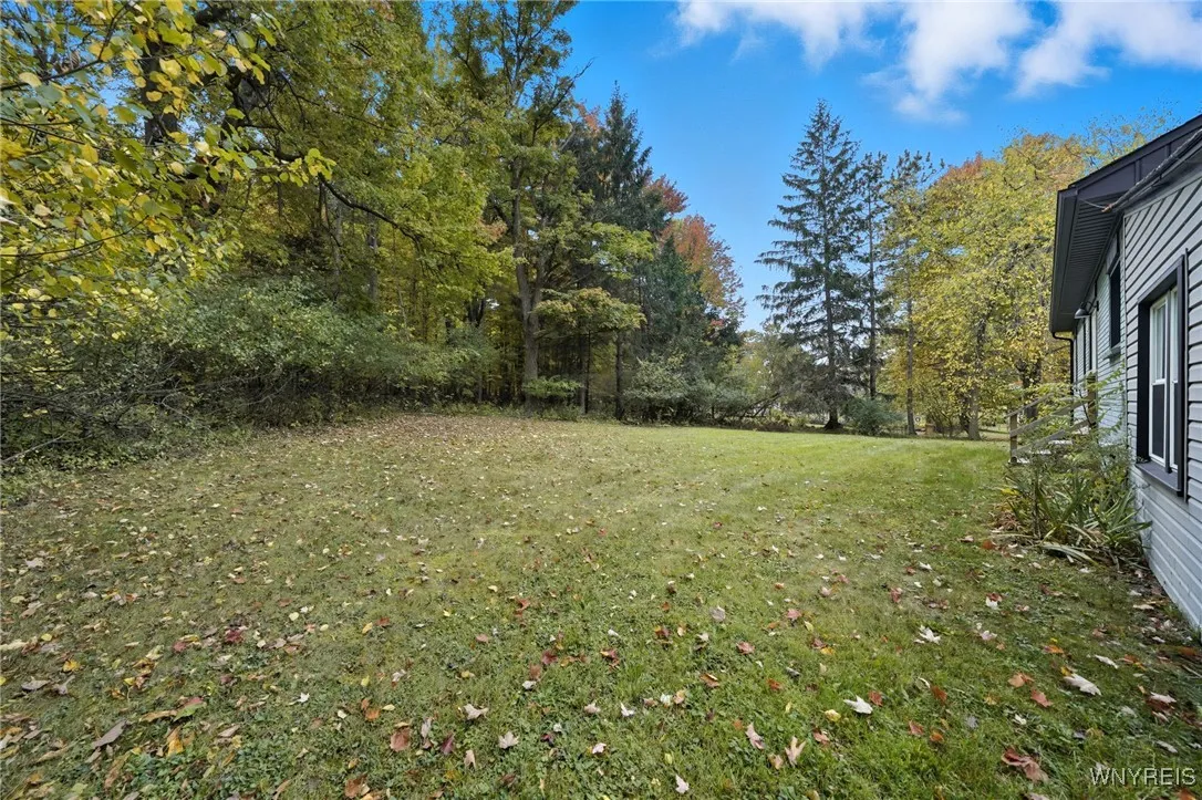 6305 Milestrip Road, Orchard Park, New York 14127, Orchard Park, New York 14127, 2 Bedrooms Bedrooms, 5 Rooms Rooms,1 BathroomBathrooms,Residential,For Sale,6305 Milestrip Road, Orchard Park, New York 14127,0,B1644467