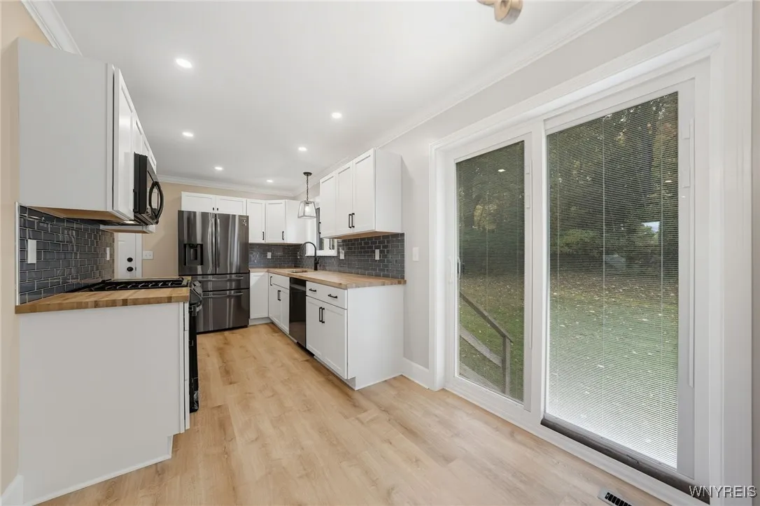 6305 Milestrip Road, Orchard Park, New York 14127, Orchard Park, New York 14127, 2 Bedrooms Bedrooms, 5 Rooms Rooms,1 BathroomBathrooms,Residential,For Sale,6305 Milestrip Road, Orchard Park, New York 14127,0,B1644467