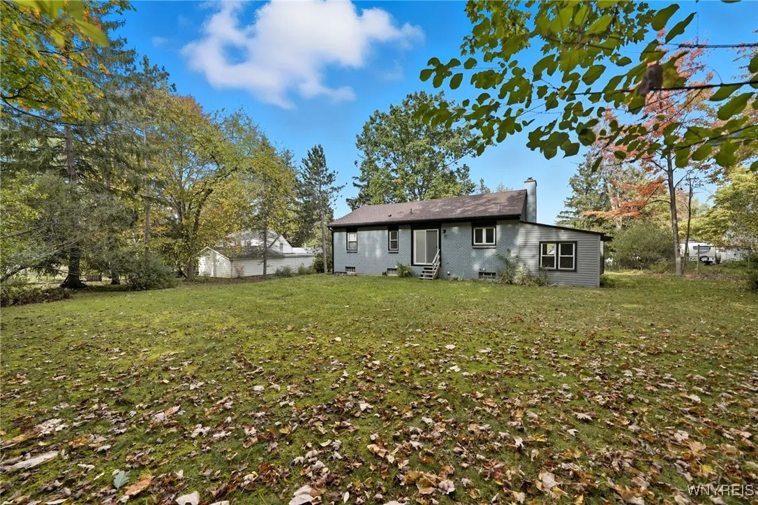 6305 Milestrip Road, Orchard Park, New York 14127, Orchard Park, New York 14127, 2 Bedrooms Bedrooms, 5 Rooms Rooms,1 BathroomBathrooms,Residential,For Sale,6305 Milestrip Road, Orchard Park, New York 14127,0,B1644467