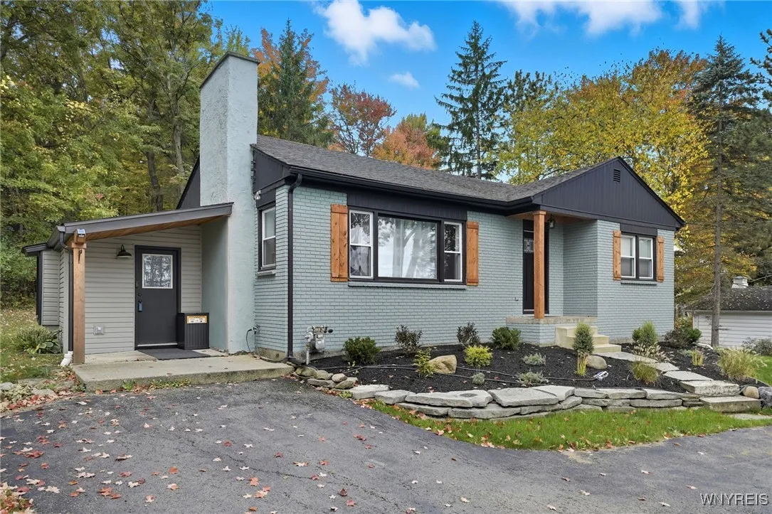 6305 Milestrip Road, Orchard Park, New York 14127, Orchard Park, New York 14127, 2 Bedrooms Bedrooms, 5 Rooms Rooms,1 BathroomBathrooms,Residential,For Sale,6305 Milestrip Road, Orchard Park, New York 14127,0,B1644467