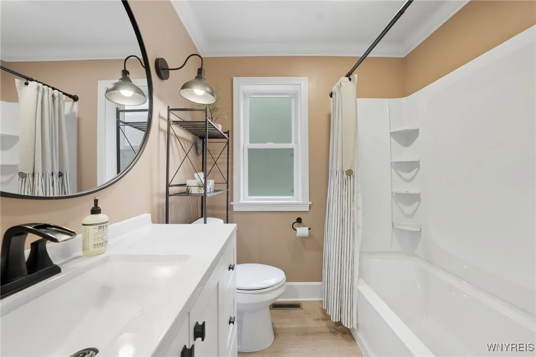 6305 Milestrip Road, Orchard Park, New York 14127, Orchard Park, New York 14127, 2 Bedrooms Bedrooms, 5 Rooms Rooms,1 BathroomBathrooms,Residential,For Sale,6305 Milestrip Road, Orchard Park, New York 14127,0,B1644467