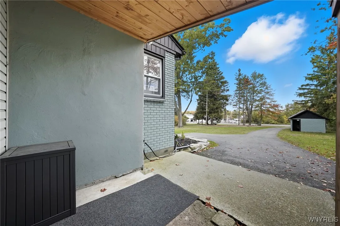 6305 Milestrip Road, Orchard Park, New York 14127, Orchard Park, New York 14127, 2 Bedrooms Bedrooms, 5 Rooms Rooms,1 BathroomBathrooms,Residential,For Sale,6305 Milestrip Road, Orchard Park, New York 14127,0,B1644467