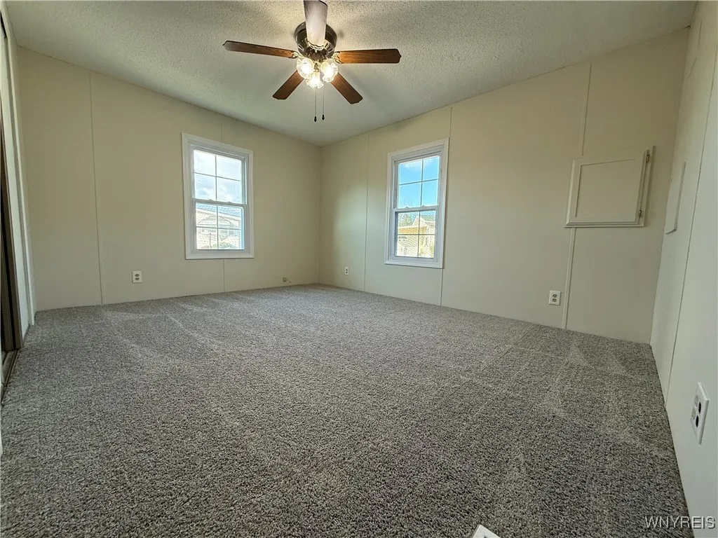 8 Holly Lane, Cheektowaga, New York 14227, Cheektowaga, New York 14227, 2 Bedrooms Bedrooms, 5 Rooms Rooms,2 BathroomsBathrooms,Residential,For Sale,8 Holly Lane, Cheektowaga, New York 14227,0,B1645069