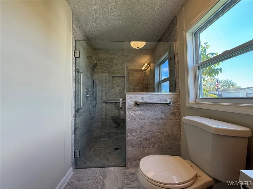 8 Holly Lane, Cheektowaga, New York 14227, Cheektowaga, New York 14227, 2 Bedrooms Bedrooms, 5 Rooms Rooms,2 BathroomsBathrooms,Residential,For Sale,8 Holly Lane, Cheektowaga, New York 14227,0,B1645069