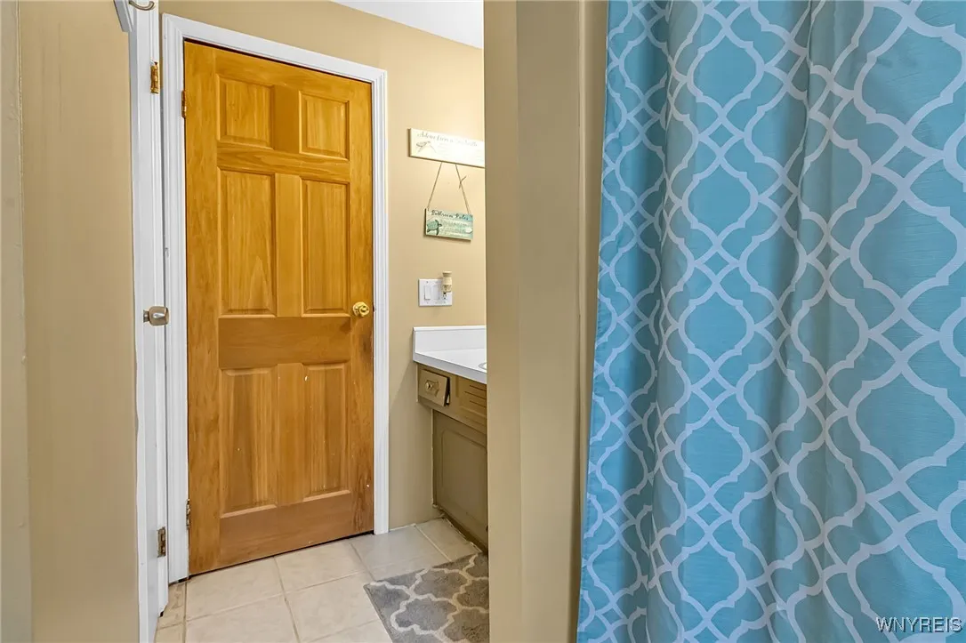 2nd floor bath
