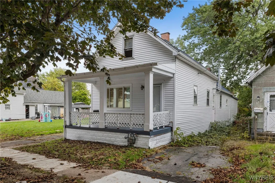 121 Bushnell Street, Buffalo, New York 14206, Buffalo, New York 14206, 4 Bedrooms Bedrooms, 7 Rooms Rooms,1 BathroomBathrooms,Residential,For Sale,121 Bushnell Street, Buffalo, New York 14206,0,B1645123