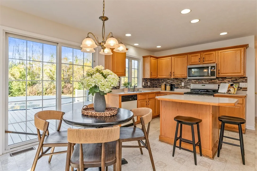 148 Bronze Leaf, Greece, New York 14612, Greece, New York 14612, 4 Bedrooms Bedrooms, 8 Rooms Rooms,2 BathroomsBathrooms,Residential,For Sale,148 Bronze Leaf, Greece, New York 14612,0,R1644979