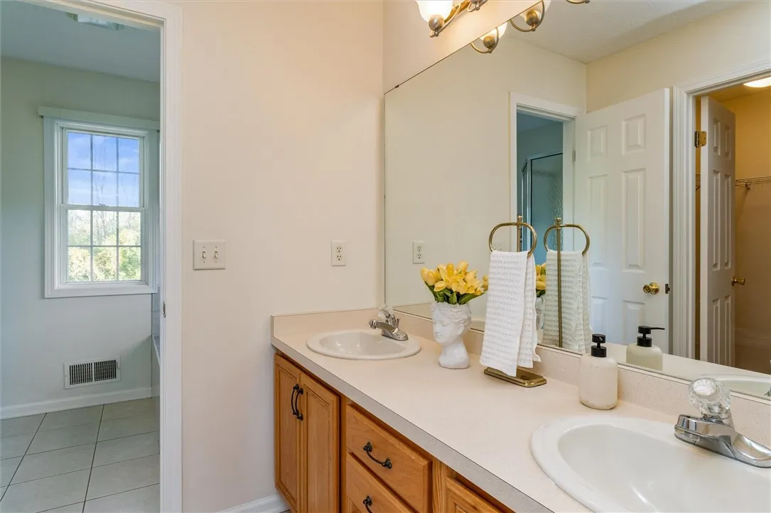 148 Bronze Leaf, Greece, New York 14612, Greece, New York 14612, 4 Bedrooms Bedrooms, 8 Rooms Rooms,2 BathroomsBathrooms,Residential,For Sale,148 Bronze Leaf, Greece, New York 14612,0,R1644979