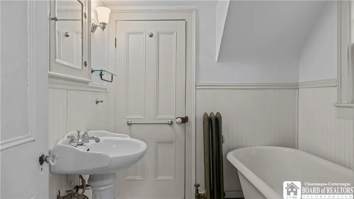 147 Mariner Street, Buffalo, New York 14201, Buffalo, New York 14201, 4 Bedrooms Bedrooms, ,3 BathroomsBathrooms,Residential,For Sale,147 Mariner Street, Buffalo, New York 14201,0,R1644813