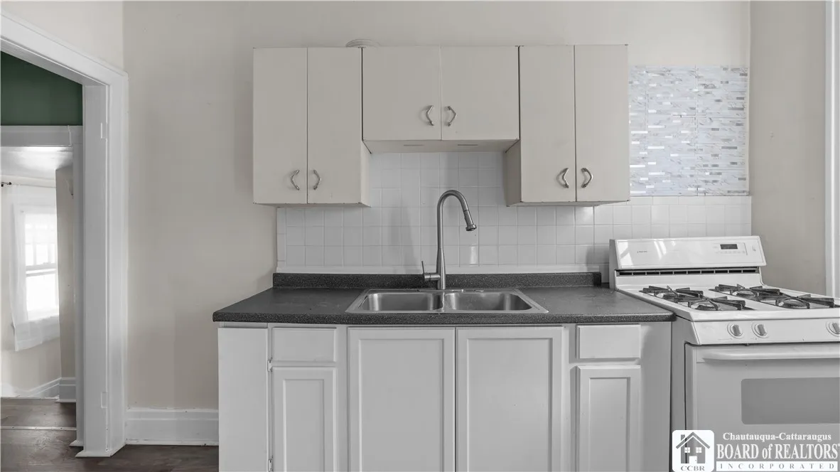 147 Mariner Street, Buffalo, New York 14201, Buffalo, New York 14201, 4 Bedrooms Bedrooms, ,3 BathroomsBathrooms,Residential,For Sale,147 Mariner Street, Buffalo, New York 14201,0,R1644813