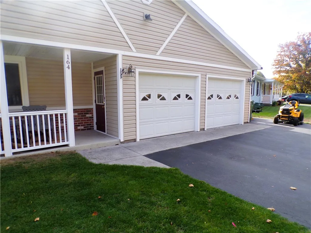 164 Sherwood Drive, Parma, New York 14468, Parma, New York 14468, 3 Bedrooms Bedrooms, 6 Rooms Rooms,1 BathroomBathrooms,Residential,For Sale,164 Sherwood Drive, Parma, New York 14468,0,R1645105