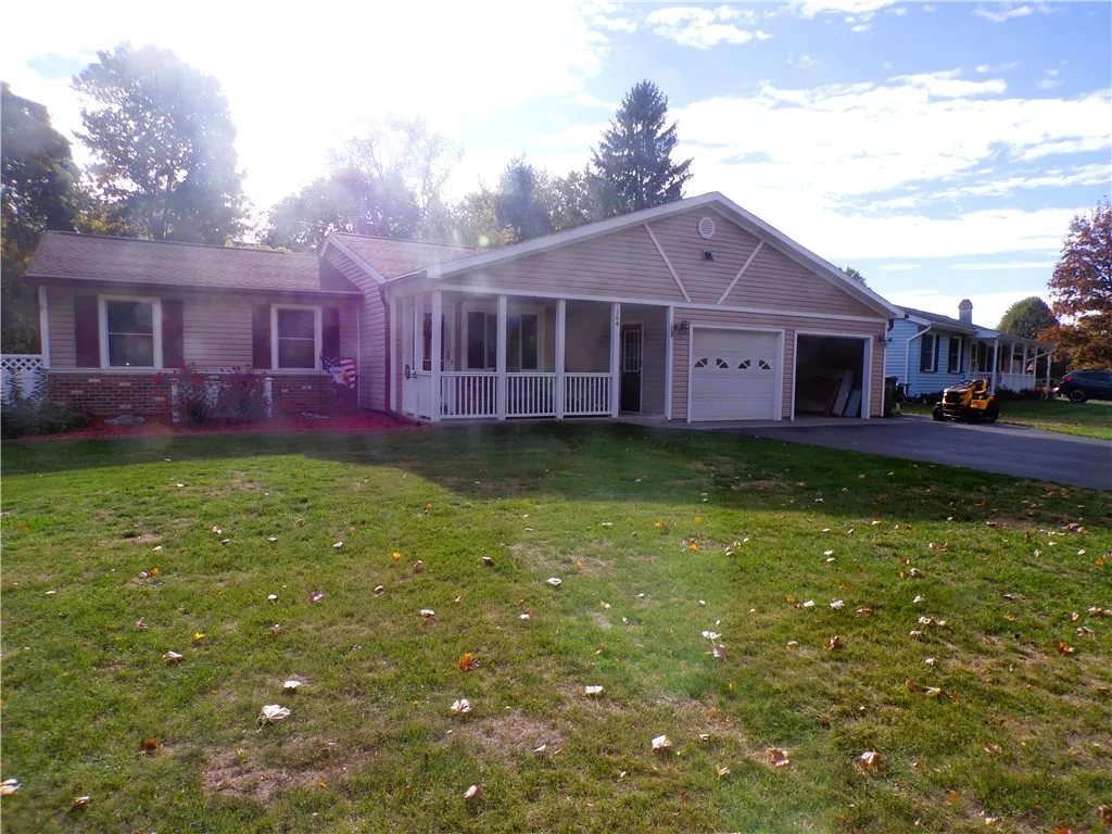 164 Sherwood Drive, Parma, New York 14468, Parma, New York 14468, 3 Bedrooms Bedrooms, 6 Rooms Rooms,1 BathroomBathrooms,Residential,For Sale,164 Sherwood Drive, Parma, New York 14468,0,R1645105