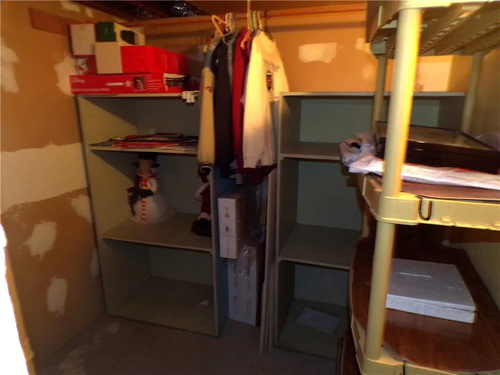 164 Sherwood Drive, Parma, New York 14468, Parma, New York 14468, 3 Bedrooms Bedrooms, 6 Rooms Rooms,1 BathroomBathrooms,Residential,For Sale,164 Sherwood Drive, Parma, New York 14468,0,R1645105