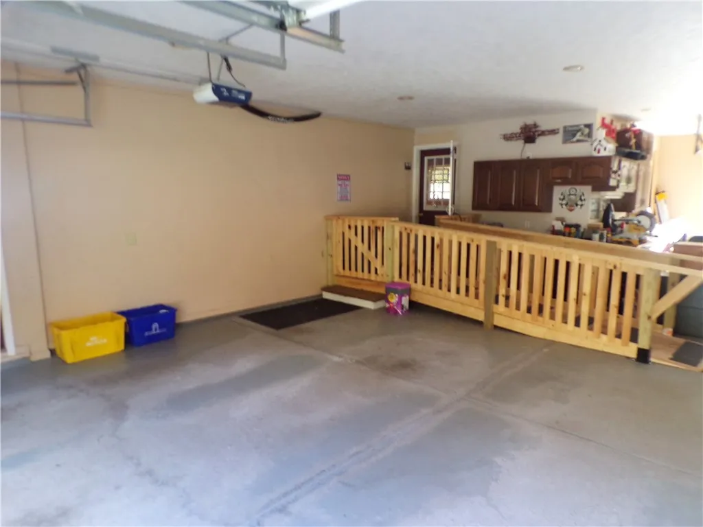 164 Sherwood Drive, Parma, New York 14468, Parma, New York 14468, 3 Bedrooms Bedrooms, 6 Rooms Rooms,1 BathroomBathrooms,Residential,For Sale,164 Sherwood Drive, Parma, New York 14468,0,R1645105