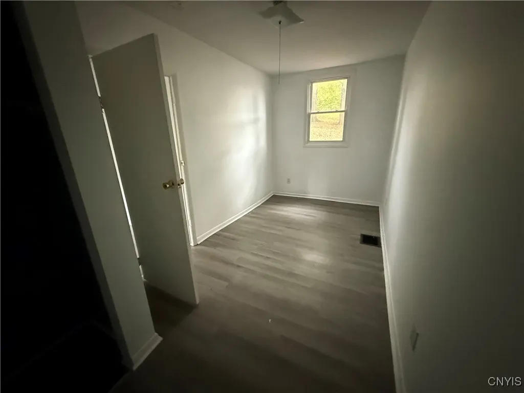 4822 West Seneca 3, Onondaga, New York 13215, Onondaga, New York 13215, 1 Bedroom Bedrooms, 4 Rooms Rooms,1 BathroomBathrooms,Residential Lease,For Rent,4822 West Seneca 3, Onondaga, New York 13215,0,S1645162