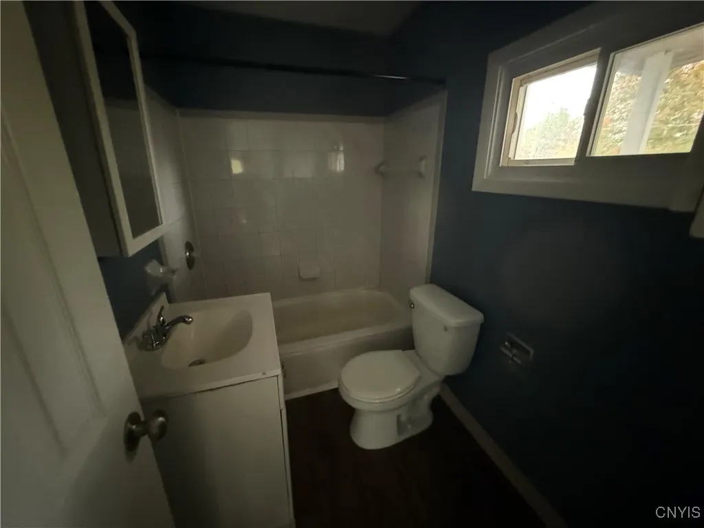 4822 West Seneca 3, Onondaga, New York 13215, Onondaga, New York 13215, 1 Bedroom Bedrooms, 4 Rooms Rooms,1 BathroomBathrooms,Residential Lease,For Rent,4822 West Seneca 3, Onondaga, New York 13215,0,S1645162