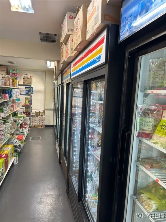 Freezer wall Freezer wall