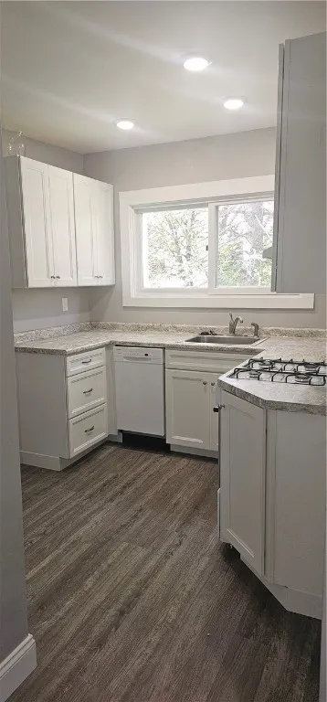 17 E Fifth St, Corning City, New York 14830, Corning City, New York 14830, 3 Bedrooms Bedrooms, 5 Rooms Rooms,2 BathroomsBathrooms,Residential Lease,For Rent,17 E Fifth St, Corning City, New York 14830,0,R1645181