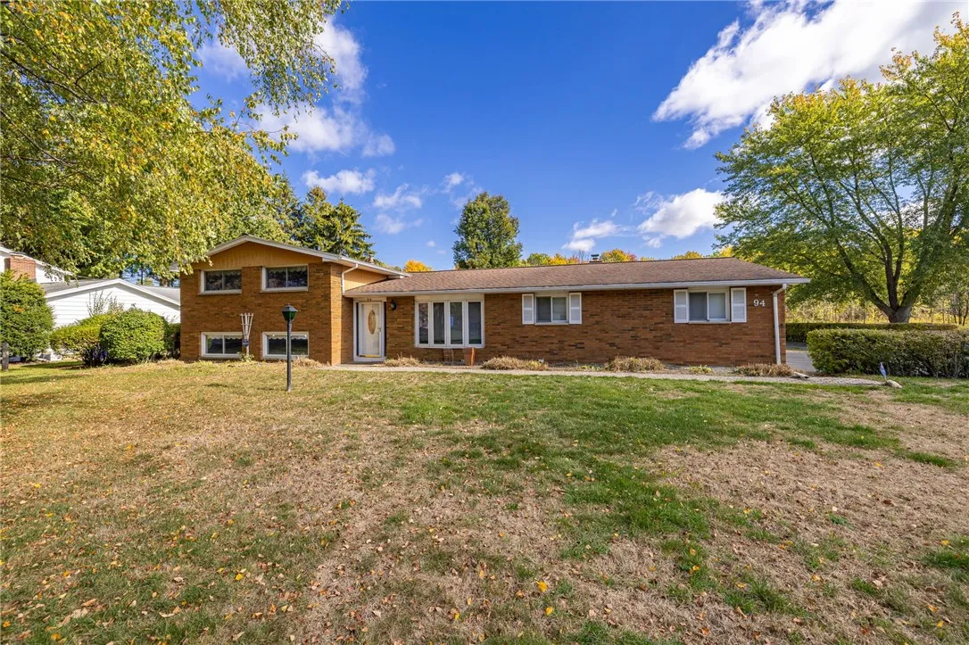 94 Blue Grass Lane, Greece, New York 14626, Greece, New York 14626, 3 Bedrooms Bedrooms, 6 Rooms Rooms,2 BathroomsBathrooms,Residential,Closed,94 Blue Grass Lane, Greece, New York 14626,0,R1644644