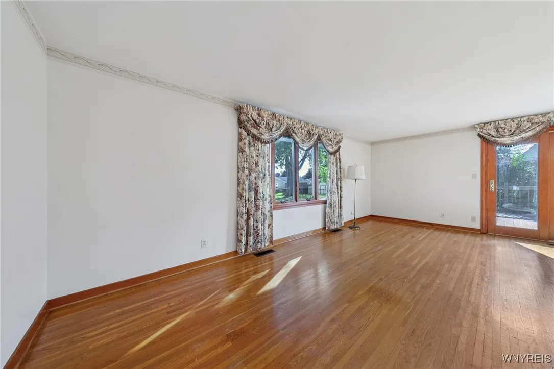 3341 Carol Ct, Hamburg, New York 14219, Hamburg, New York 14219, 5 Bedrooms Bedrooms, 10 Rooms Rooms,2 BathroomsBathrooms,Residential,For Sale,3341 Carol Ct, Hamburg, New York 14219,0,B1645187