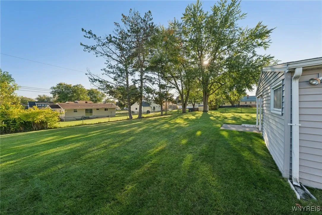 3341 Carol Ct, Hamburg, New York 14219, Hamburg, New York 14219, 5 Bedrooms Bedrooms, 10 Rooms Rooms,2 BathroomsBathrooms,Residential,For Sale,3341 Carol Ct, Hamburg, New York 14219,0,B1645187