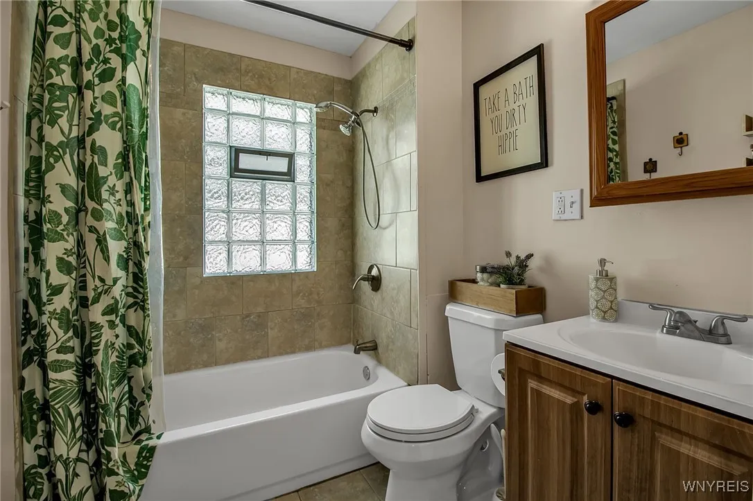 96 Stevenson Street, Buffalo, New York 14220, Buffalo, New York 14220, 6 Bedrooms Bedrooms, ,2 BathroomsBathrooms,Residential,For Sale,96 Stevenson Street, Buffalo, New York 14220,0,B1645160