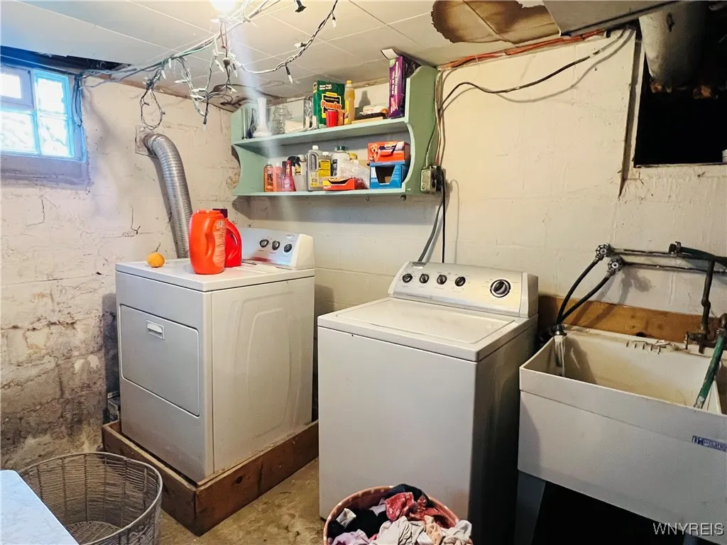 125 Brookside Drive 127, West Seneca, New York 142, West Seneca, New York 14220, 4 Bedrooms Bedrooms, ,2 BathroomsBathrooms,Residential,For Sale,125 Brookside Drive 127, West Seneca, New York 142,0,B1643911