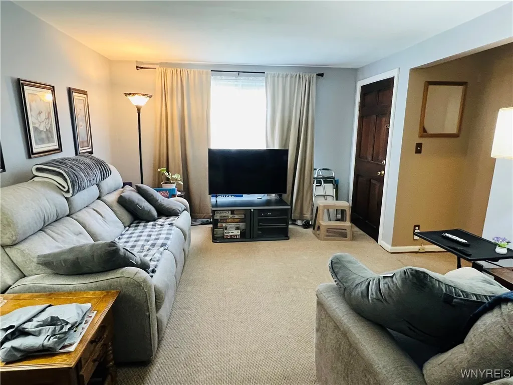 125 Brookside Drive 127, West Seneca, New York 142, West Seneca, New York 14220, 4 Bedrooms Bedrooms, ,2 BathroomsBathrooms,Residential,For Sale,125 Brookside Drive 127, West Seneca, New York 142,0,B1643911