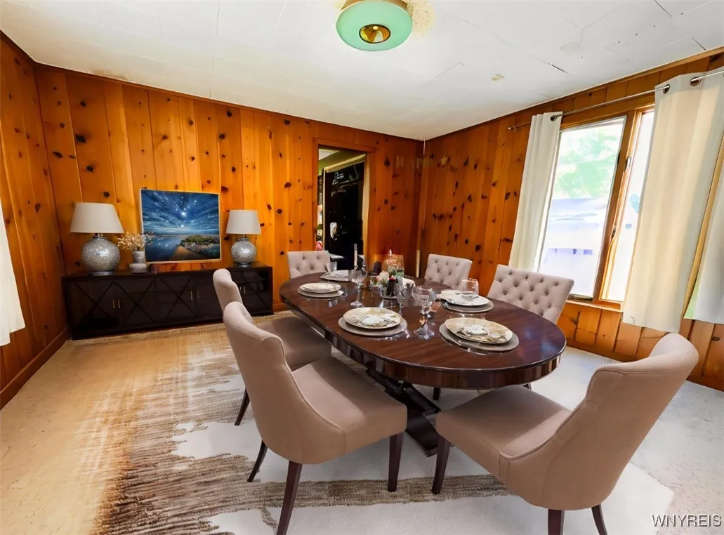 Photo has been Virtually Staged