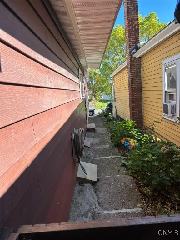 703 Ash Street, Syracuse, New York 13208, Syracuse, New York 13208, 5 Bedrooms Bedrooms, ,2 BathroomsBathrooms,Residential,For Sale,703 Ash Street, Syracuse, New York 13208,0,S1645085