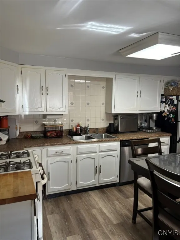 703 Ash Street, Syracuse, New York 13208, Syracuse, New York 13208, 5 Bedrooms Bedrooms, ,2 BathroomsBathrooms,Residential,For Sale,703 Ash Street, Syracuse, New York 13208,0,S1645085