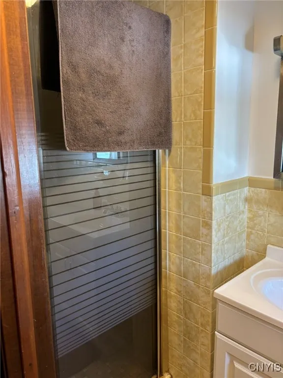 703 Ash Street, Syracuse, New York 13208, Syracuse, New York 13208, 5 Bedrooms Bedrooms, ,2 BathroomsBathrooms,Residential,For Sale,703 Ash Street, Syracuse, New York 13208,0,S1645085