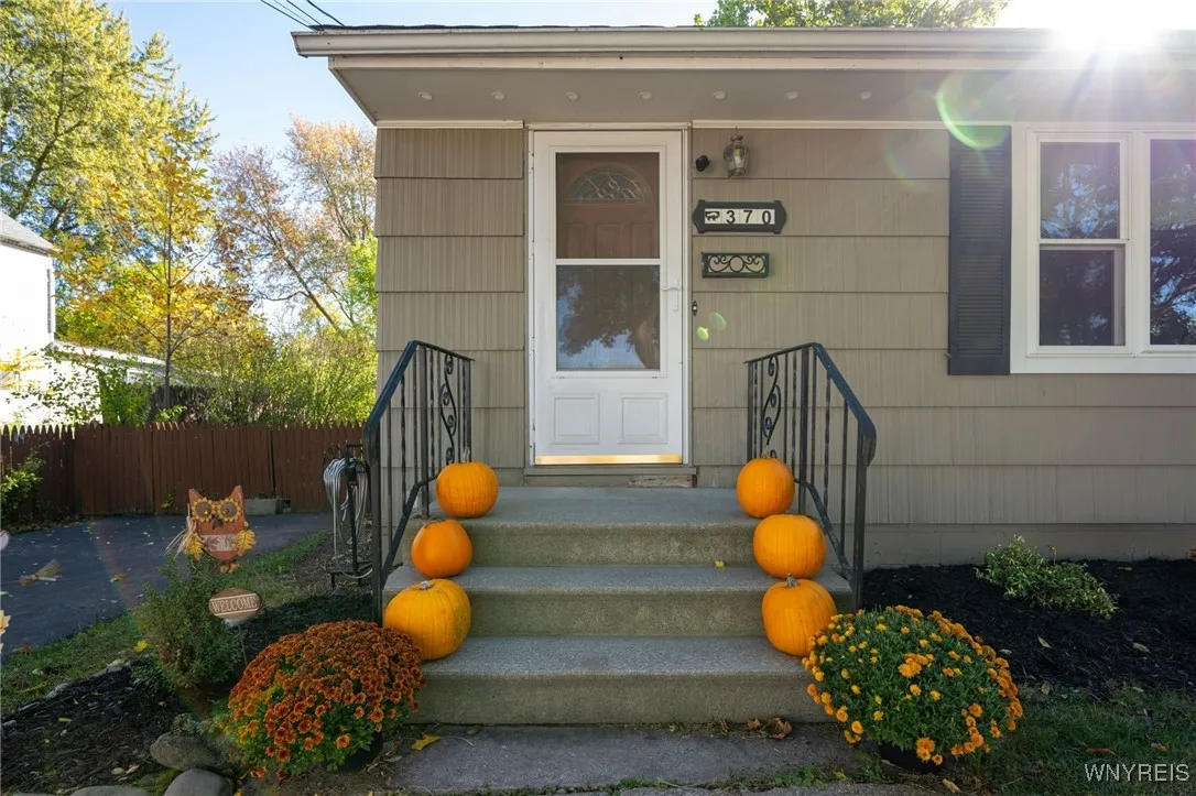 370 Green Street, Lockport City, New York 14094, Lockport City, New York 14094, 3 Bedrooms Bedrooms, 6 Rooms Rooms,1 BathroomBathrooms,Residential,For Sale,370 Green Street, Lockport City, New York 14094,0,B1644665