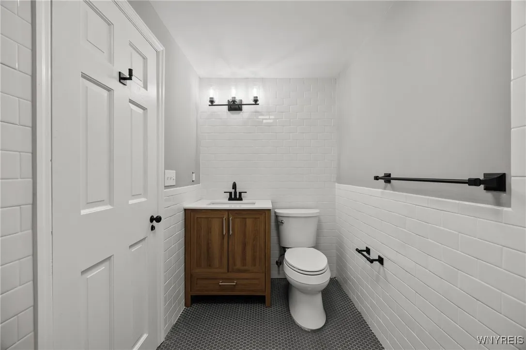 47 Danbury Lane, Tonawanda, New York 14217, Tonawanda, New York 14217, 3 Bedrooms Bedrooms, 9 Rooms Rooms,2 BathroomsBathrooms,Residential,For Sale,47 Danbury Lane, Tonawanda, New York 14217,0,B1645215