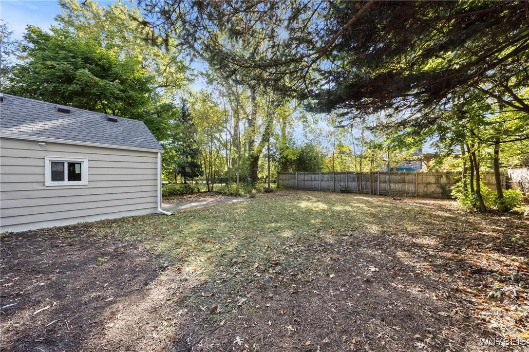 47 Danbury Lane, Tonawanda, New York 14217, Tonawanda, New York 14217, 3 Bedrooms Bedrooms, 9 Rooms Rooms,2 BathroomsBathrooms,Residential,For Sale,47 Danbury Lane, Tonawanda, New York 14217,0,B1645215