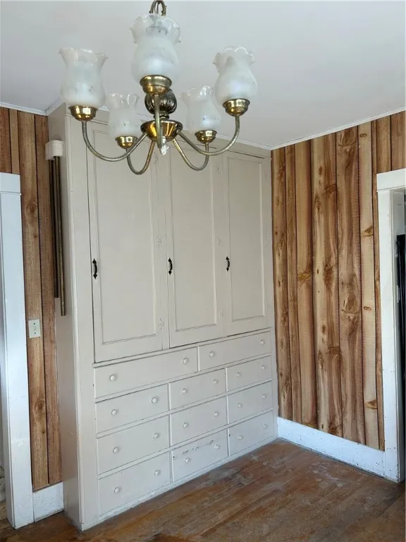 Dining room-built in cabinet