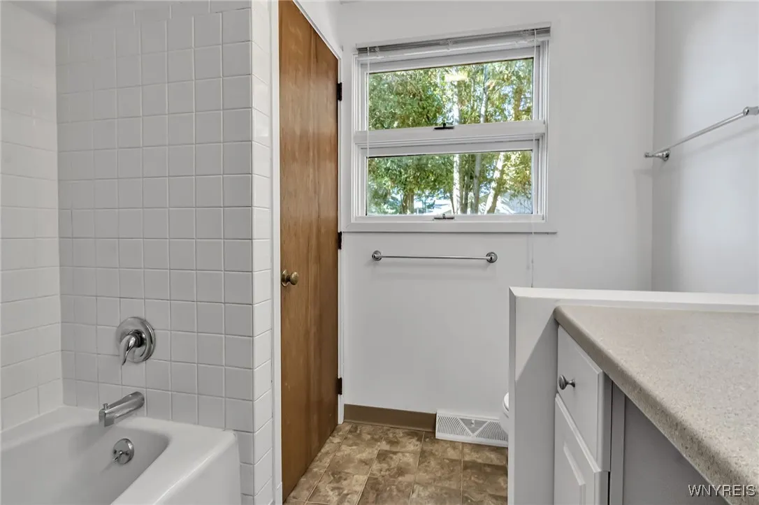 656 Girard Avenue, Aurora, New York 14052, Aurora, New York 14052, 3 Bedrooms Bedrooms, 7 Rooms Rooms,2 BathroomsBathrooms,Residential Lease,Closed,656 Girard Avenue, Aurora, New York 14052,0,B1645097
