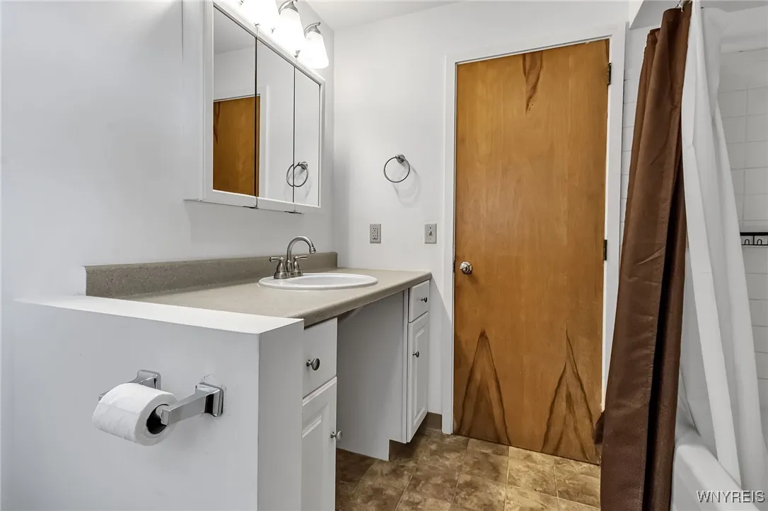 656 Girard Avenue, Aurora, New York 14052, Aurora, New York 14052, 3 Bedrooms Bedrooms, 7 Rooms Rooms,2 BathroomsBathrooms,Residential Lease,Closed,656 Girard Avenue, Aurora, New York 14052,0,B1645097
