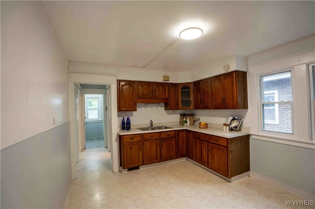 54 Pavonia Street, Buffalo, New York 14207, Buffalo, New York 14207, 4 Bedrooms Bedrooms, ,2 BathroomsBathrooms,Residential,For Sale,54 Pavonia Street, Buffalo, New York 14207,0,B1645075