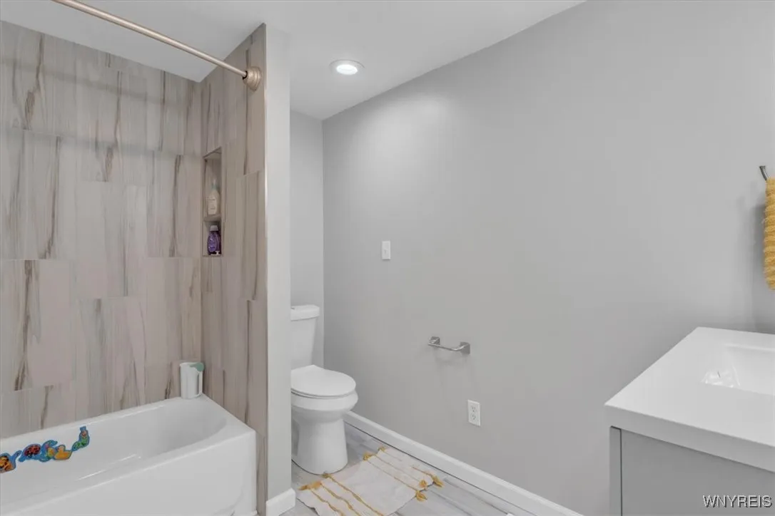 6674 Wisterman Road, Lockport Town, New York 14094, Lockport Town, New York 14094, 3 Bedrooms Bedrooms, 7 Rooms Rooms,2 BathroomsBathrooms,Residential,For Sale,6674 Wisterman Road, Lockport Town, New York 14094,0,B1644033