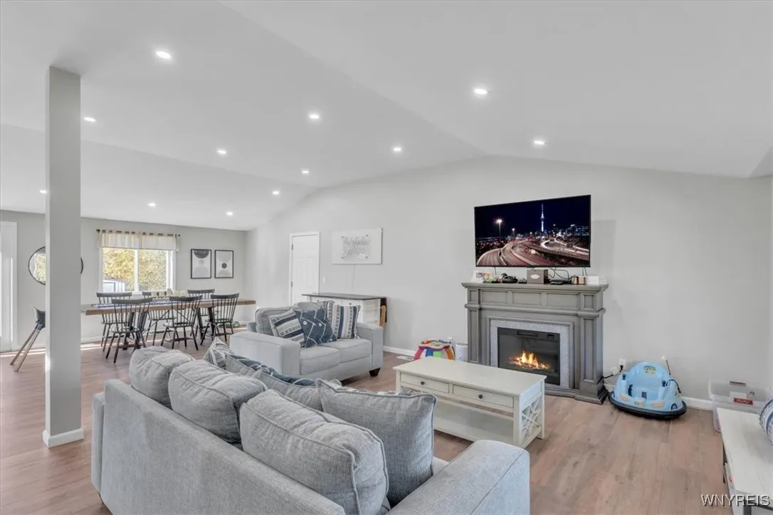 6674 Wisterman Road, Lockport Town, New York 14094, Lockport Town, New York 14094, 3 Bedrooms Bedrooms, 7 Rooms Rooms,2 BathroomsBathrooms,Residential,For Sale,6674 Wisterman Road, Lockport Town, New York 14094,0,B1644033