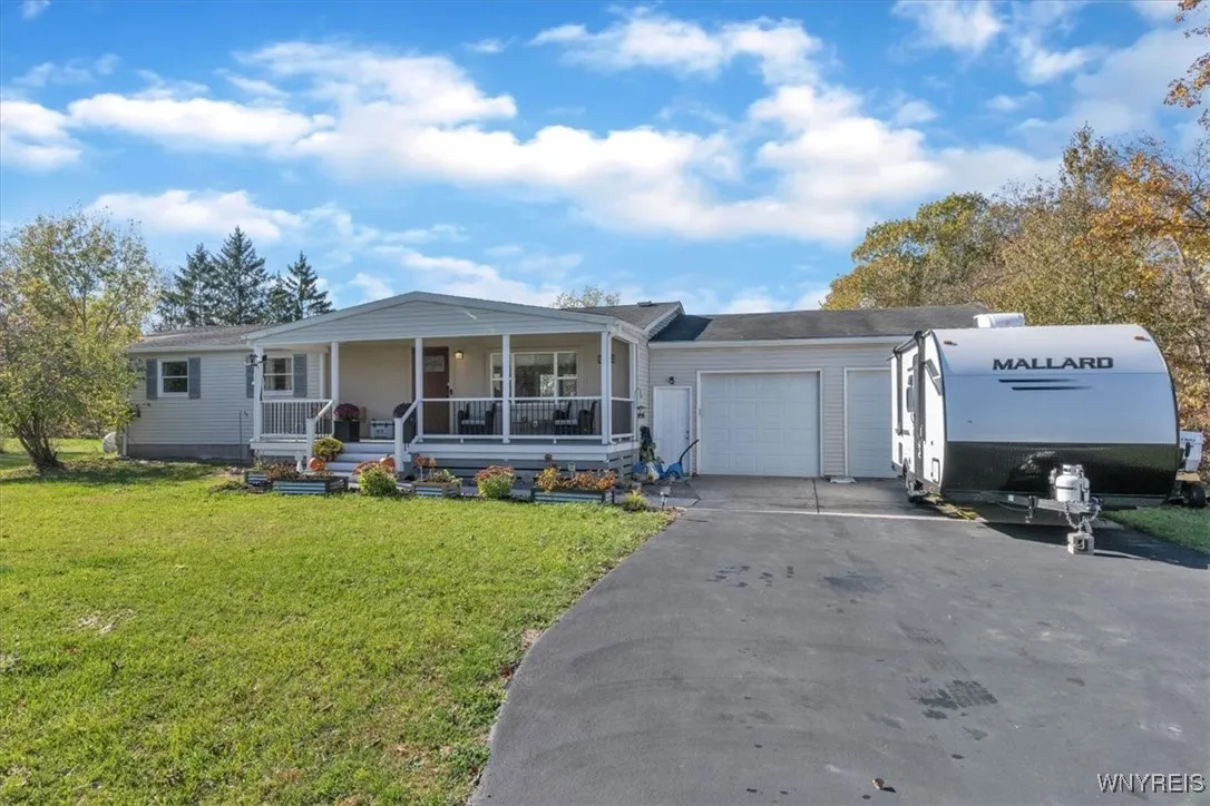 6674 Wisterman Road, Lockport Town, New York 14094, Lockport Town, New York 14094, 3 Bedrooms Bedrooms, 7 Rooms Rooms,2 BathroomsBathrooms,Residential,For Sale,6674 Wisterman Road, Lockport Town, New York 14094,0,B1644033